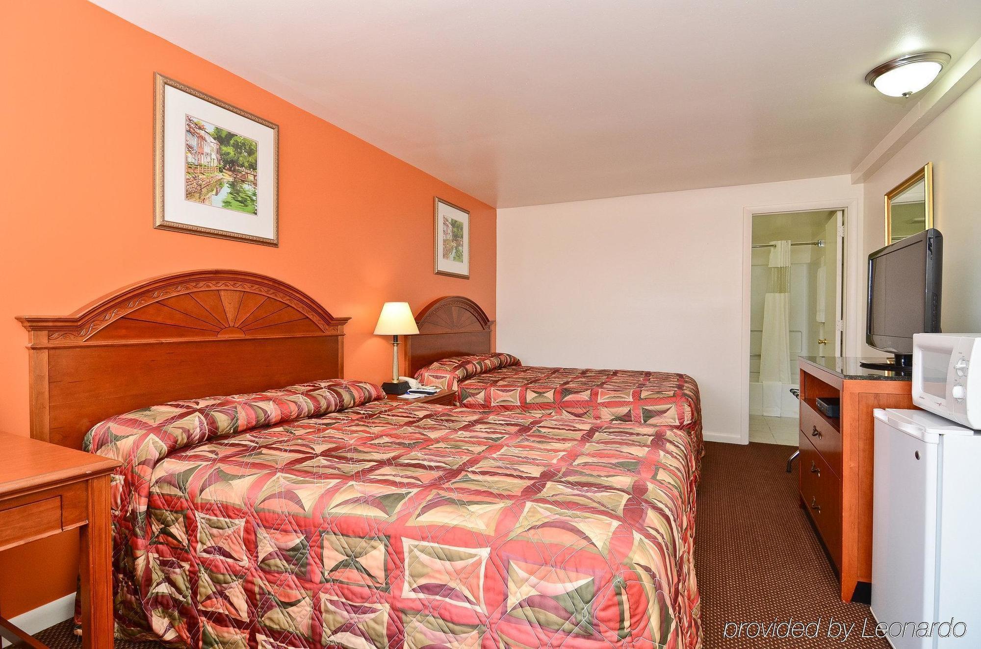 America'S Best Value Inn Lancaster Rohrerstown Room photo