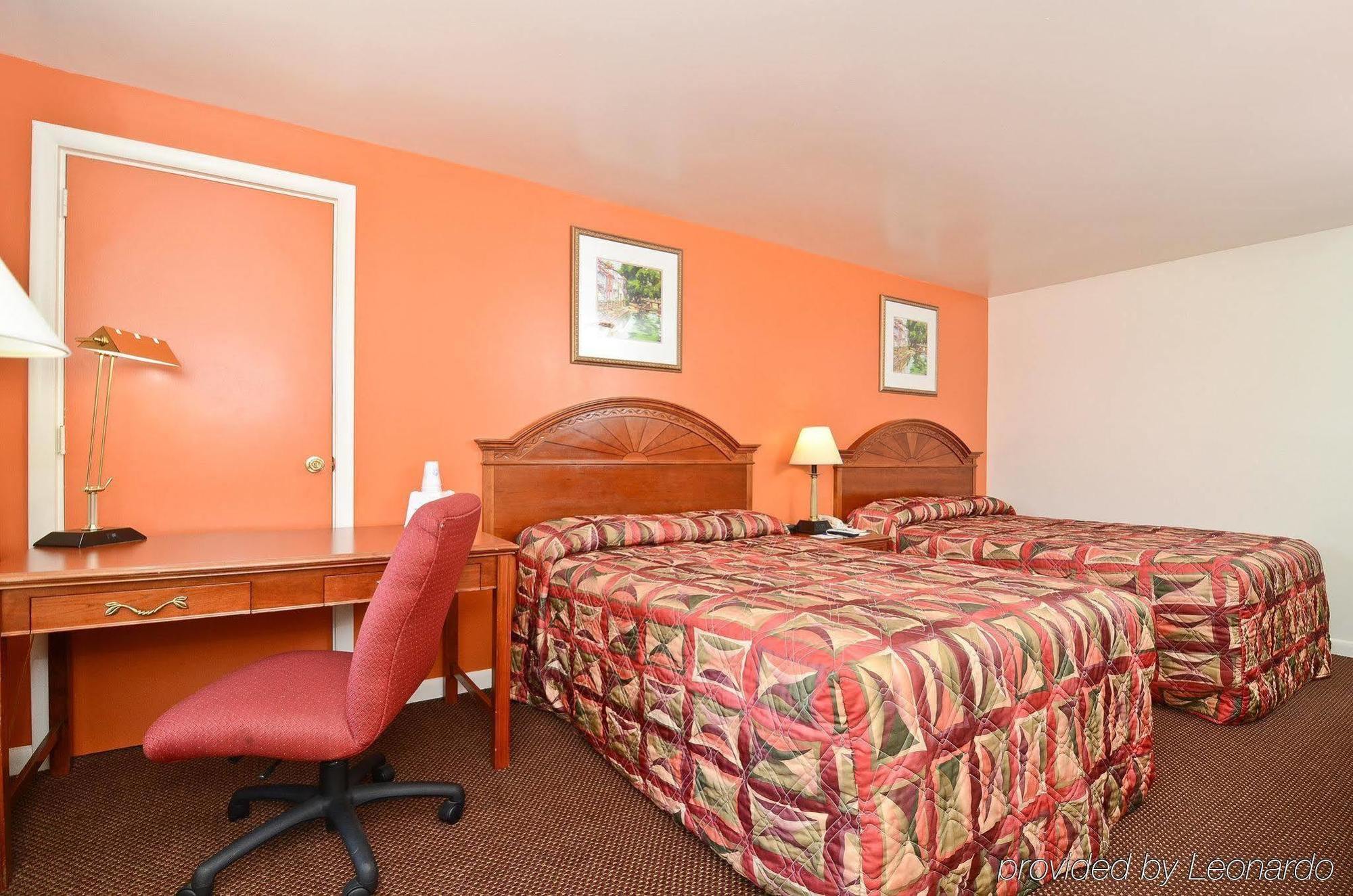 America'S Best Value Inn Lancaster Rohrerstown Room photo